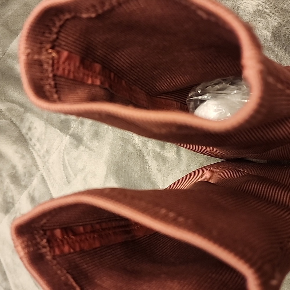 Boots - Picture 4 of 6